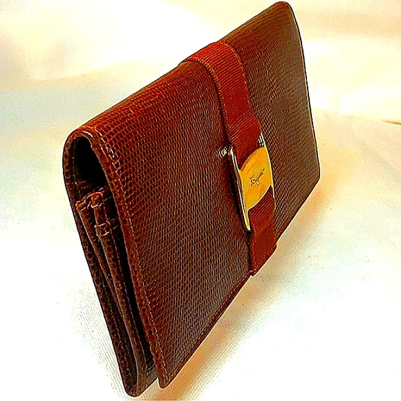 SALVATORE FERRAGAMO  AUTHENTIC LIZARD BIFOLD LEATHER WALL W/CROSSBODY CHAIN - Picture 12 of 15